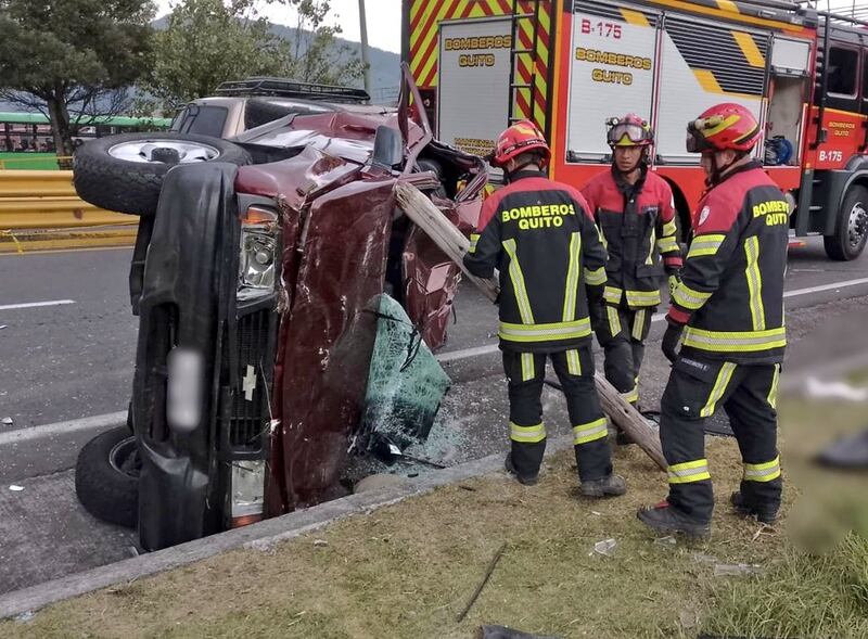 La Autopista General Rumiñahui hoy se convirtió en escenario de caos tras registrarse dos accidentes de tránsito