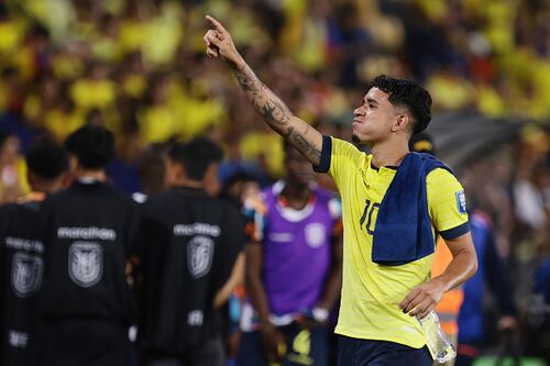 El reto de Kendry Páez: los jugadores que debe superar para ser titular en el Strasbourg