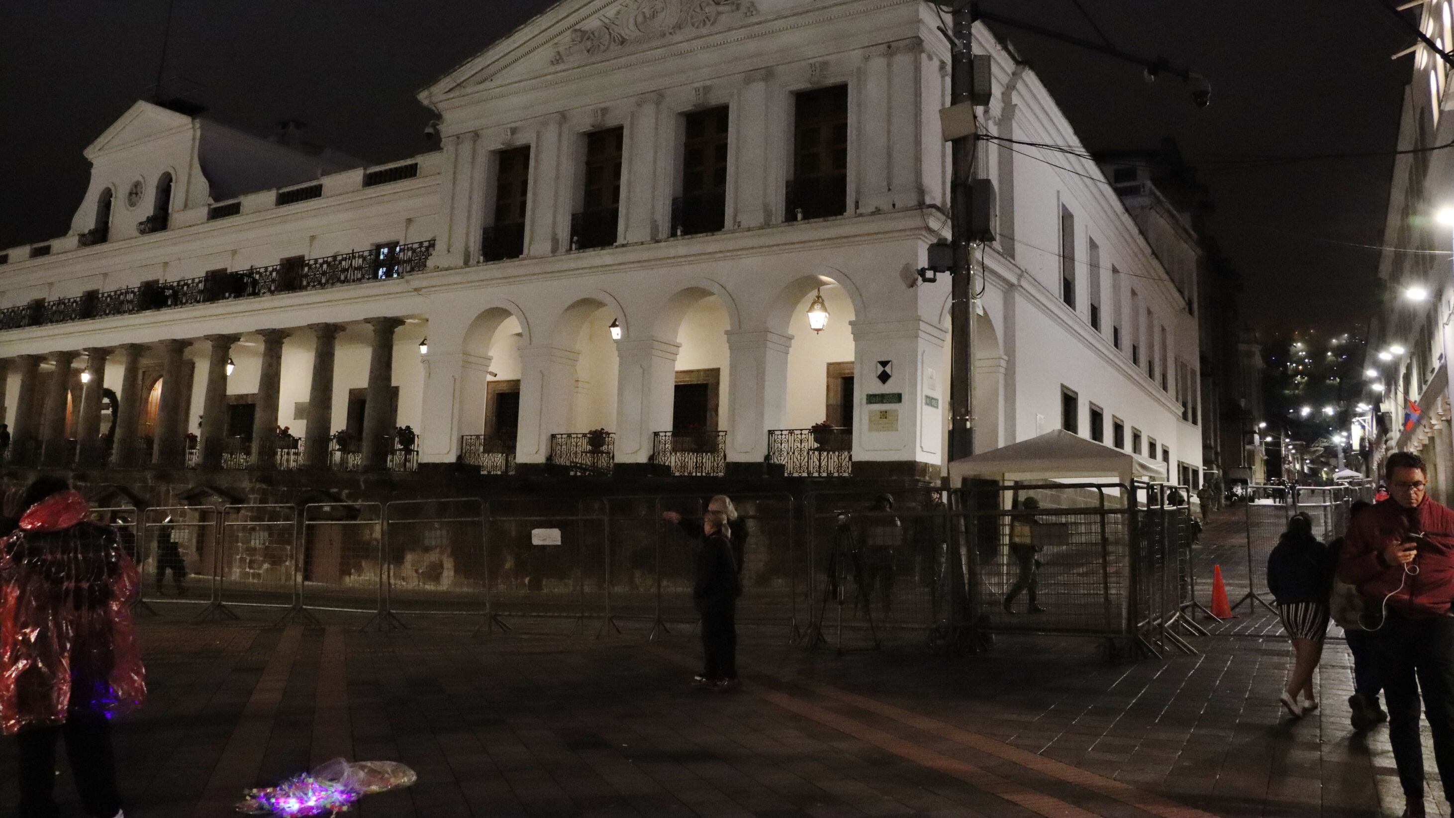 Quito, sábado 4 de enero del 2025
Ambiente en Carondelet, durante la sesión del Pleno de la Asamblea, centro Histórico de la ciudad de Quito.