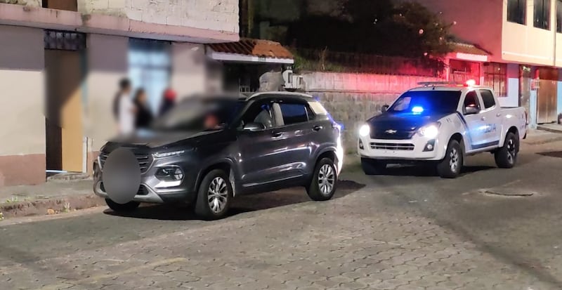 Disparan contra una pareja durante un intento de robo de vehículo en el sur de Quito