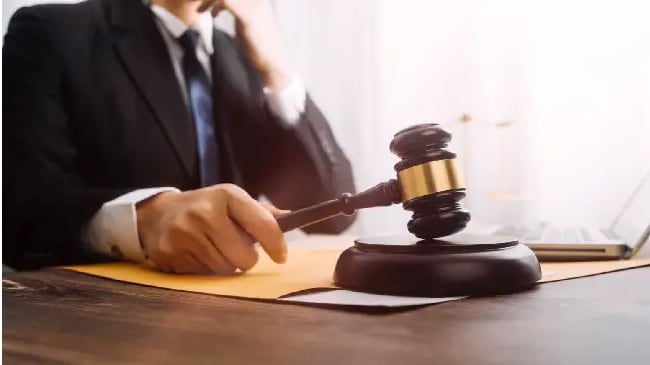 El hermano de su padrastro la abusó y la silenció desde los 8 años hasta que en su colegio descubrieron la verdad en Quito