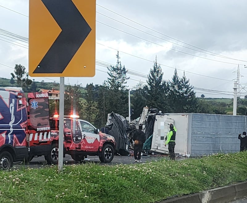 Tres personas fallecieron tras accidente de tránsito en la Panamericana Sur. Foto: Policía Nacional