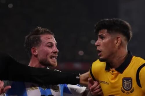 Piero Hincapié calla con su comentario a Mac Allister, ¿el próximo duelo de la Premier League?