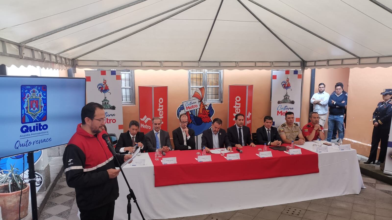 Rueda de prensa Metro de Quito