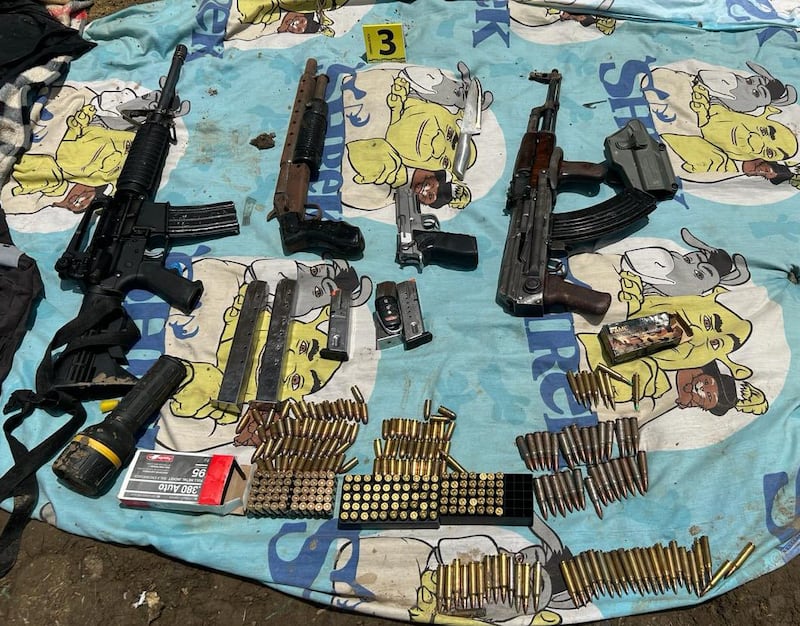 Así lucía el polígono de tiro artesanal que era utilizado por el grupo terrorista ‘Los Lobos’, en Manabí.