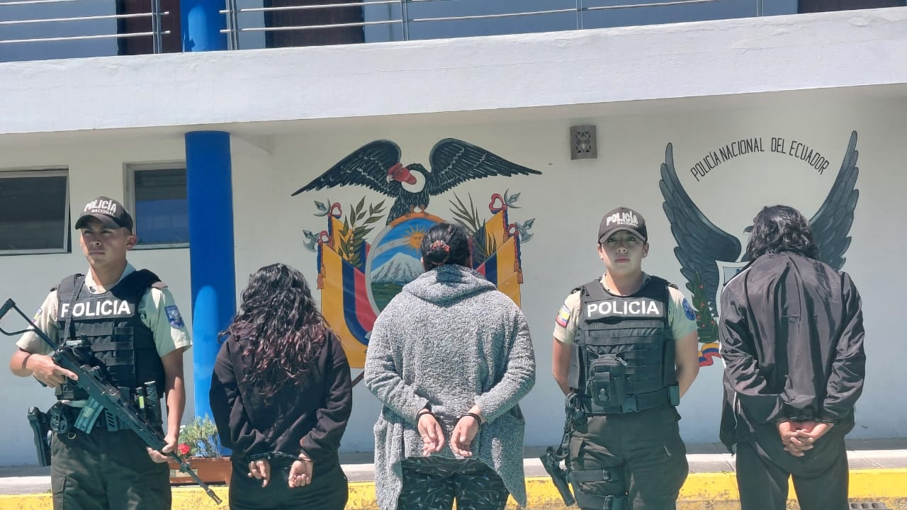 Lo contrataron para cargar ganado, pero lo secuestraron e intentaron robarle el camión en Los Chillos, Quito