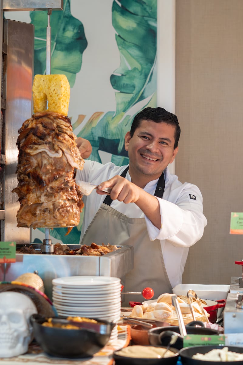 La propuesta incluye transmisiones en pantalla gigante, experiencias gastronómicas y promociones especiales con precios desde USD 12 por persona.