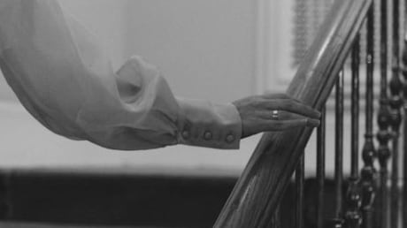 Caso de la muerte de una mujer al caer de las escaleras revela el macabro accionar de su pareja.