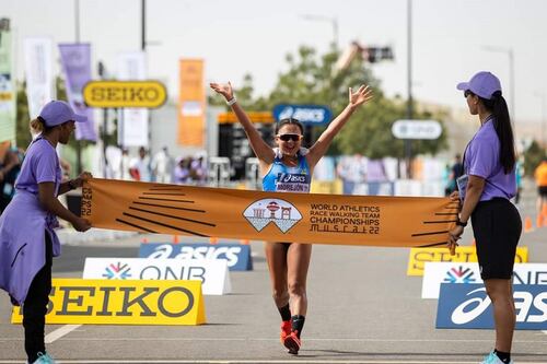 ¡Orgullo! Glenda Morejón es campeona del Mundial de Marcha