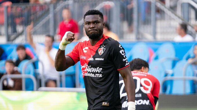 Jordy Caicedo con el Atlas de México
