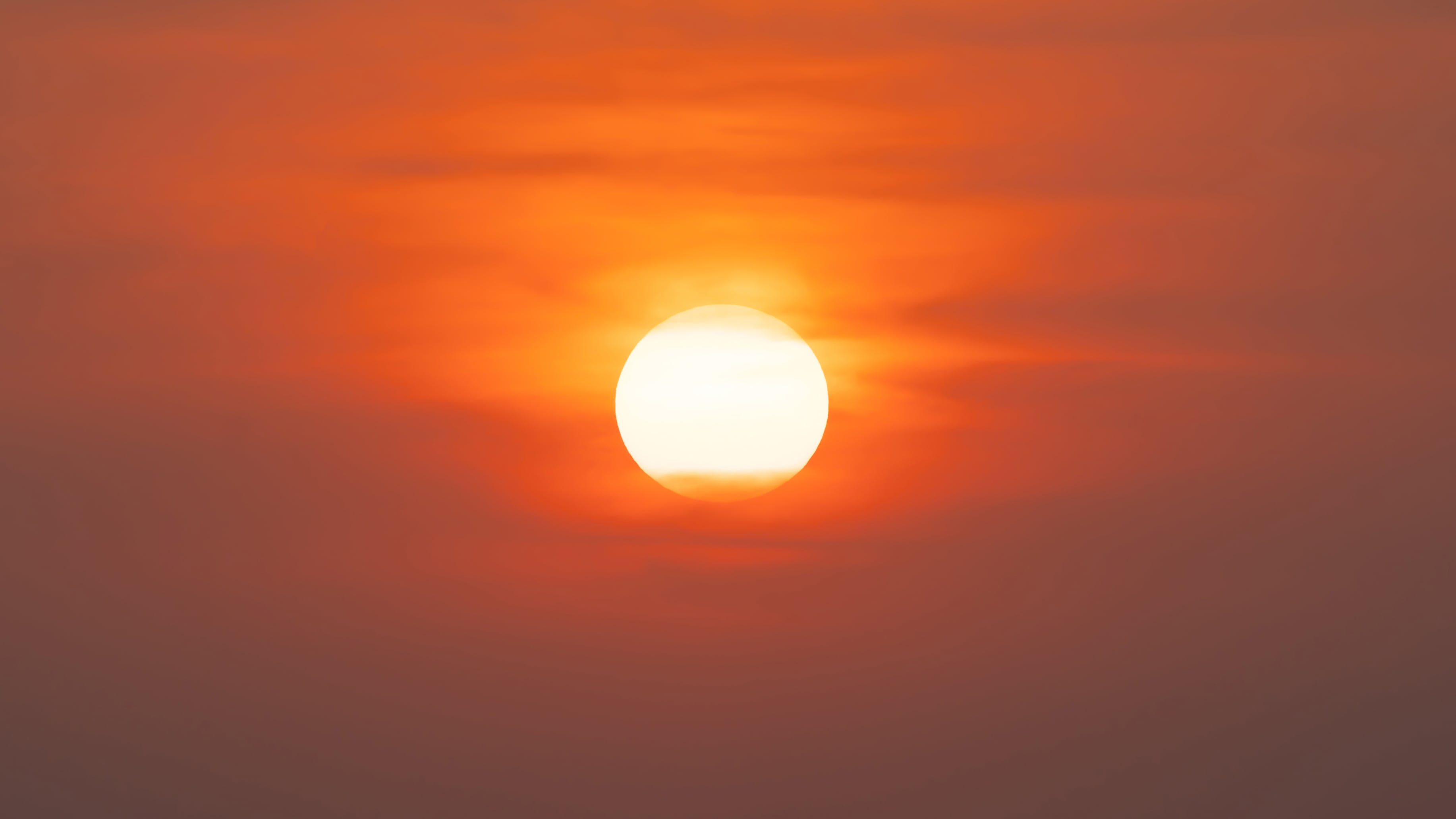 El Inamhi prevé temperaturas de hasta 33 °C y probabilidad de precipitaciones en distintos sectores de la ciudad