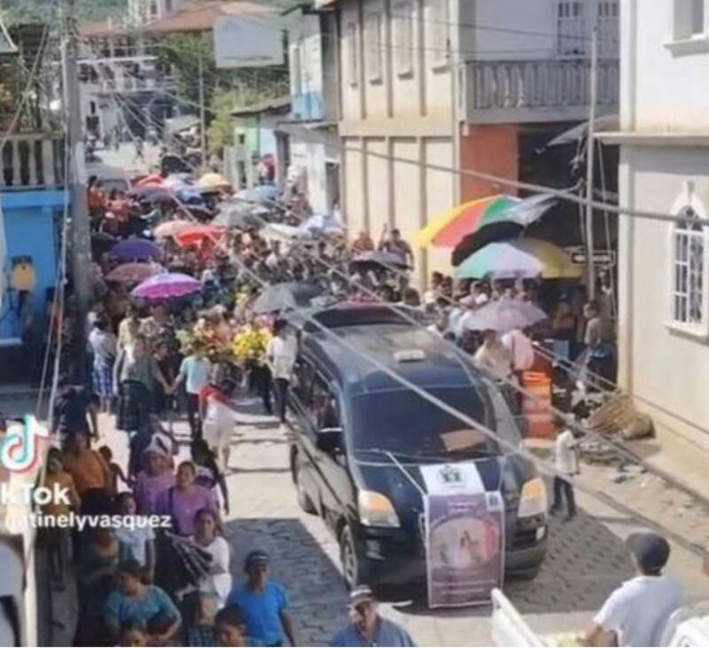 Las fotos filtradas del último adiós a Débora Rebeca, quinceañera que murió electrocutada