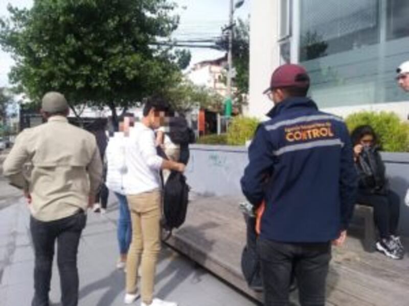 ¡PILAS! Se realizarán controles al consumo de bebidas alcohólicas en los exteriores de las universidades de Quito