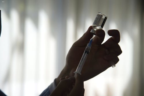 A finales de mayo se retoma en Ecuador la vacunación contra el Covid-19