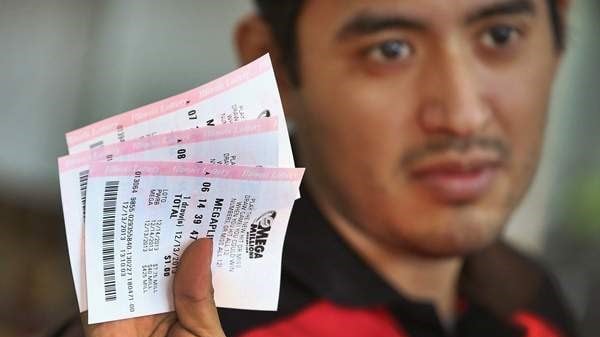 Pozo del Mega Millions del viernes supera los $400 millones