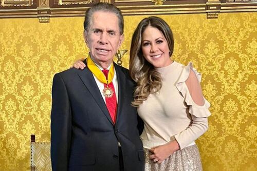 “Gracias por haberte puesto en mi camino”: Denisse Molina acompañó a Don Alfonso en la condecoración