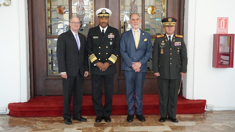 Ecuador recibió la visita del Comandante del Comando Sur de EE.UU. Almirante Alvin Holsey