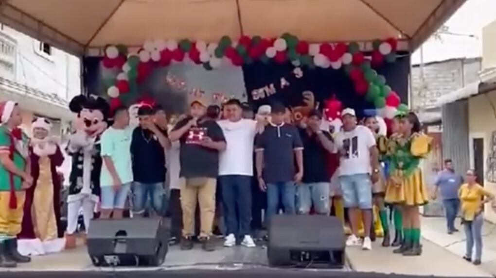 Temida banda delictiva regala juguetes por navidad en Daule