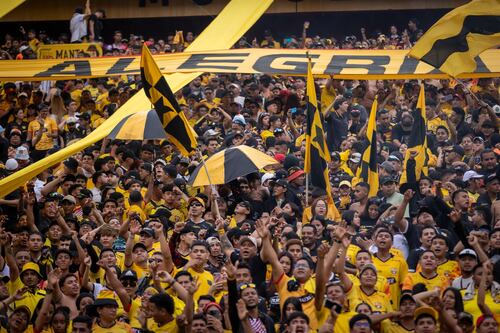 (VIDEO) La hinchada de Barcelona explotó tras la goleada ante Independiente del Valle y esto dijeron en pleno partido