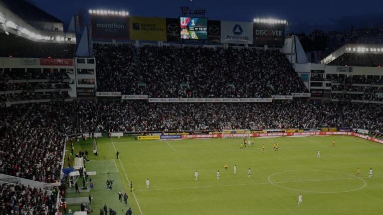 Liga de Quito estadio lleno de penal