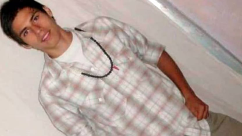 Encontró a su hija de 14 años en la cama con su novio y lo empujó desde un séptimo piso