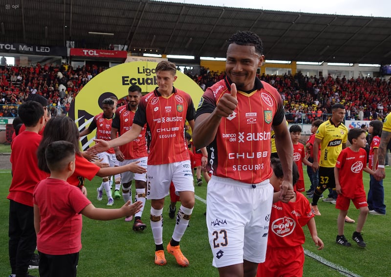 Deportivo Cuenca define su futuro internacional ante Libertad