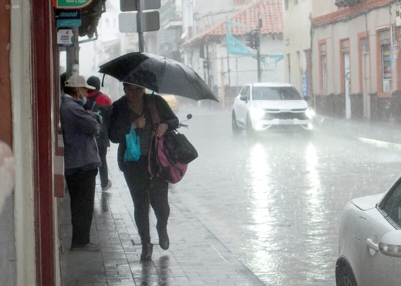 Las lluvias se mantienen en el Ecuador