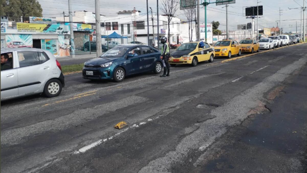 Trabajos en la avenida 10 de agosto, norte de Quito