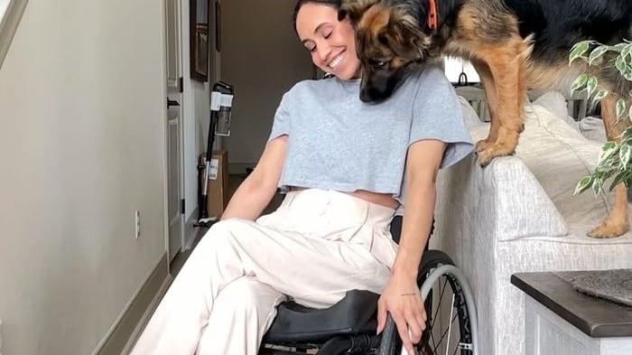 Influencer fitness queda paralizada por la picadura de una garrapata