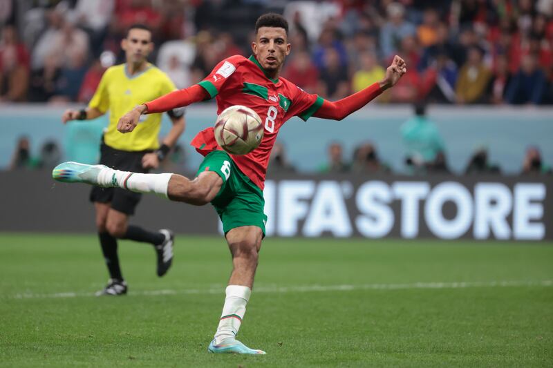 GR3121. AL BAIT (CATAR), 14/12/2022.- Azzedine Ounahi de Marruecos patea un balón hoy, en un partido de semifinales del Mundial de Fútbol Qatar 2022 entre Francia y Marruecos en el estadio Al Bait en Jor (Catar). EFE/ Juan Ignacio Roncoroni