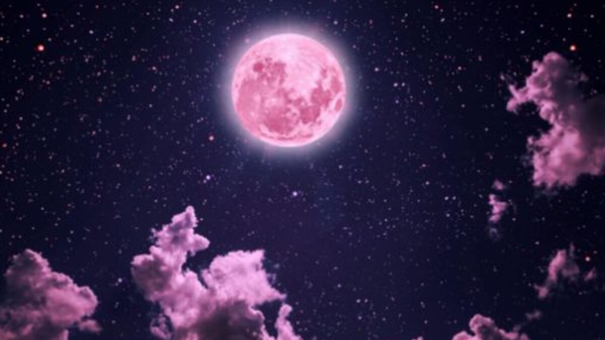 Luna rosa en abril 2022