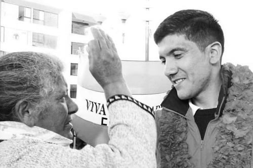 Richard Carapaz luchará por el Giro de Italia en honor a su señora madre