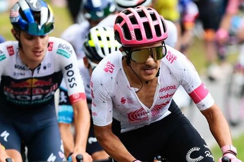 Richard Carapaz indica que mañana acabará con Isaac del Toro e indica dónde