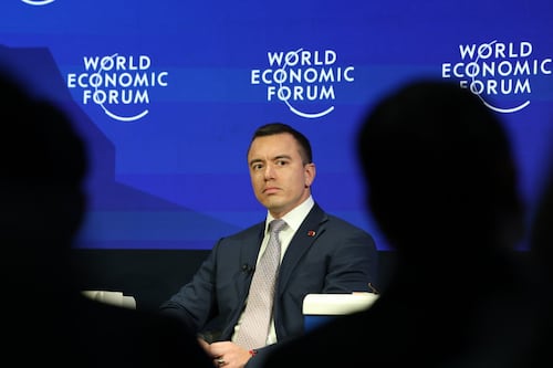 Ecuador regresa a los mercados internacionales con una emisión récord de USD 4.000 millones en bonos