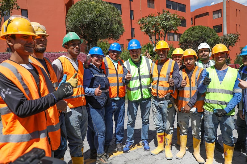 Alcalde de Quito verificó avance del colector Granados, que mejorará el drenaje pluvial en el norte de la ciudad