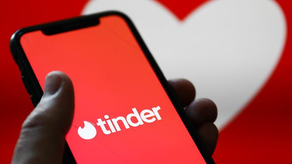 Quito: joven sobrevivió tras ser escopolaminado en una cita con una mujer que conoció en Tinder.