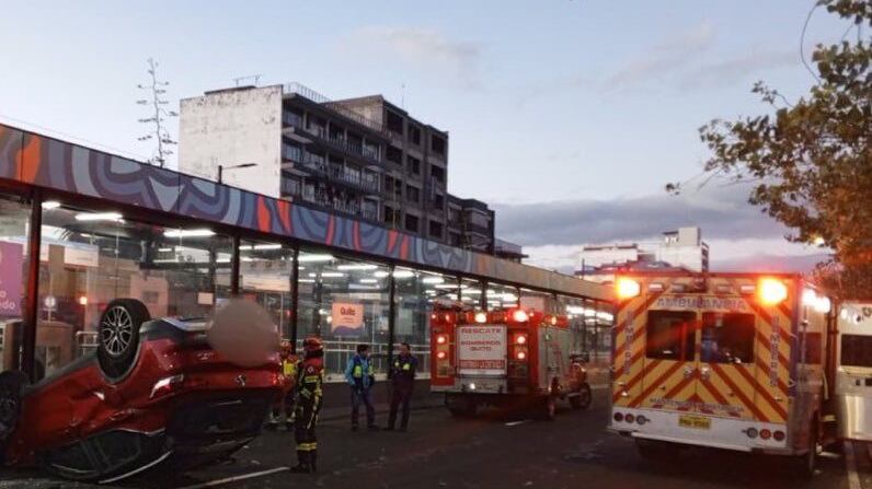Choque en la 10 de Agosto y Cuero y Caicedo