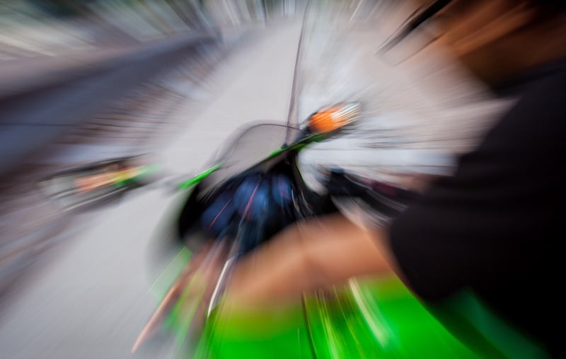 Persona en moto