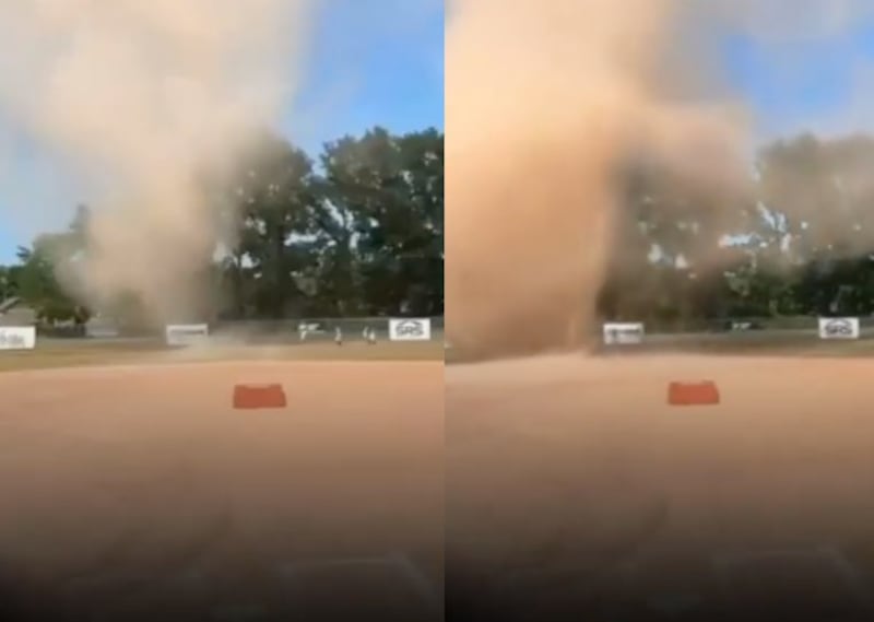 Remolino sorprende en partido infantil de béisbol en Rochester, EE.UU.