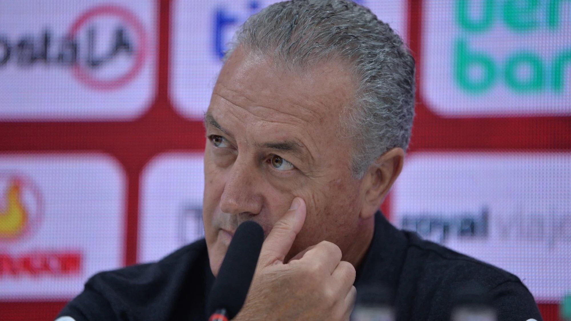 Gustavo Alfaro DT Selección de Paraguay Fuente: @HernanRSotelo_