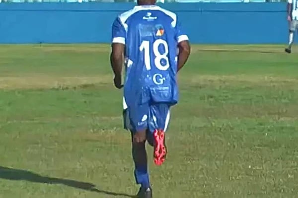 Yuri de Carvalho jugó la final del Campeonato Carioca con una tobillera electrónica, un hecho que generó debate en el fútbol brasileño.