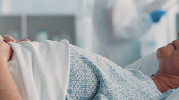 Fue al médico por problemas respiratorios, le dieron cita para el día siguiente y murió