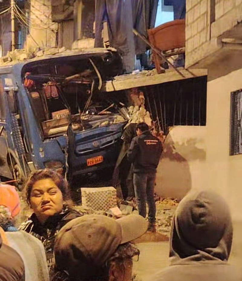 Accidente de bus en Quito deja una persona fallecida.