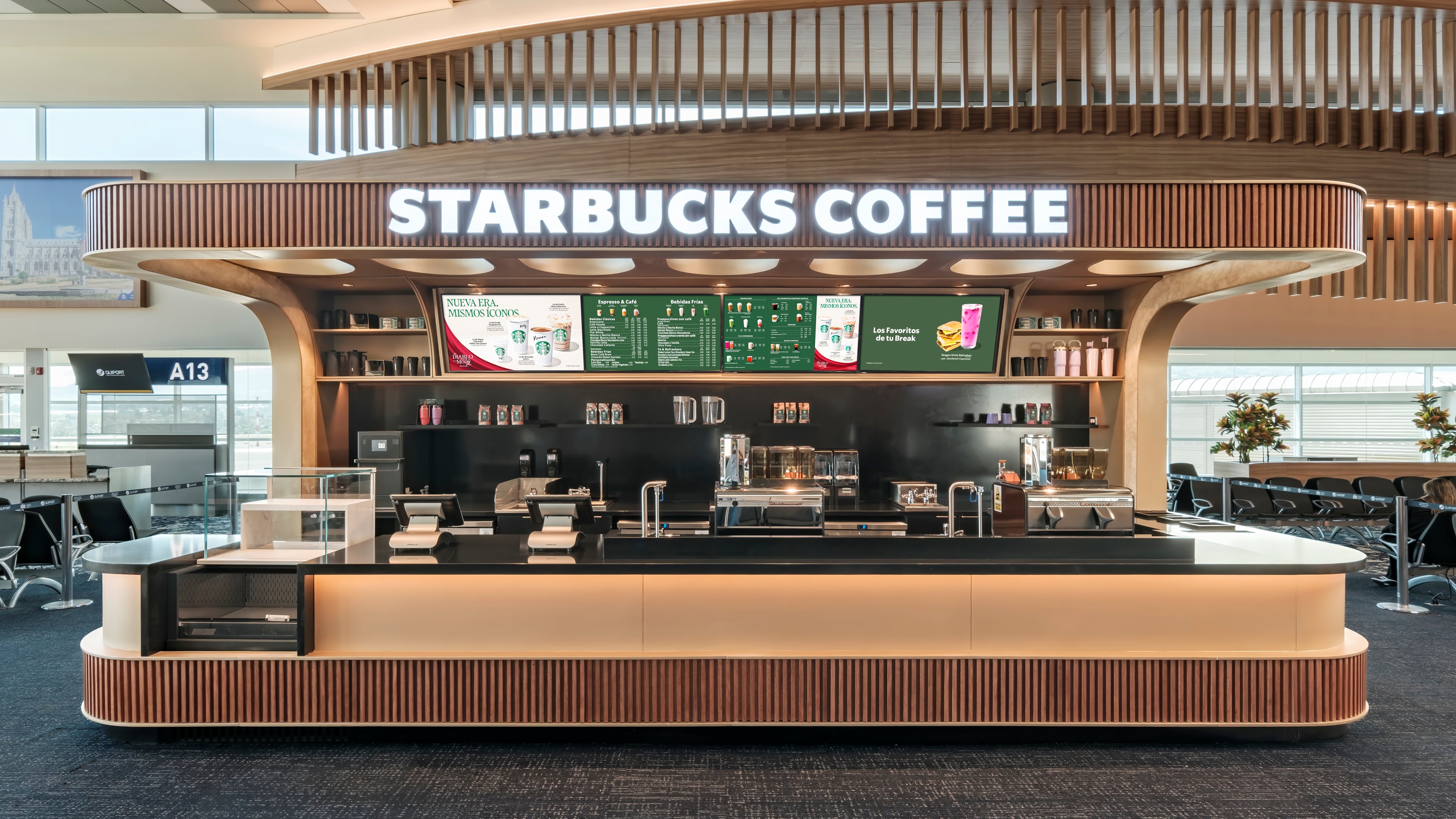 Starbucks abre su primera cafetería en el Aeropuerto Internacional Mariscal Sucre de Quito