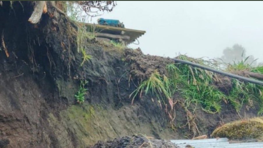 Niño de 8 años fallece tras deslizamiento de tierra en Pujilí
