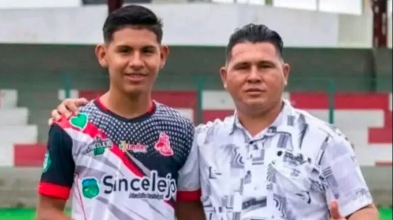 Joel David López Solano y su padre