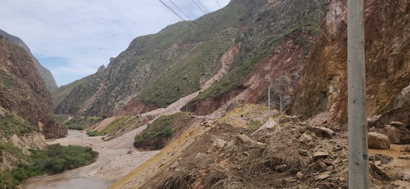 vías cerradas en Azuay
