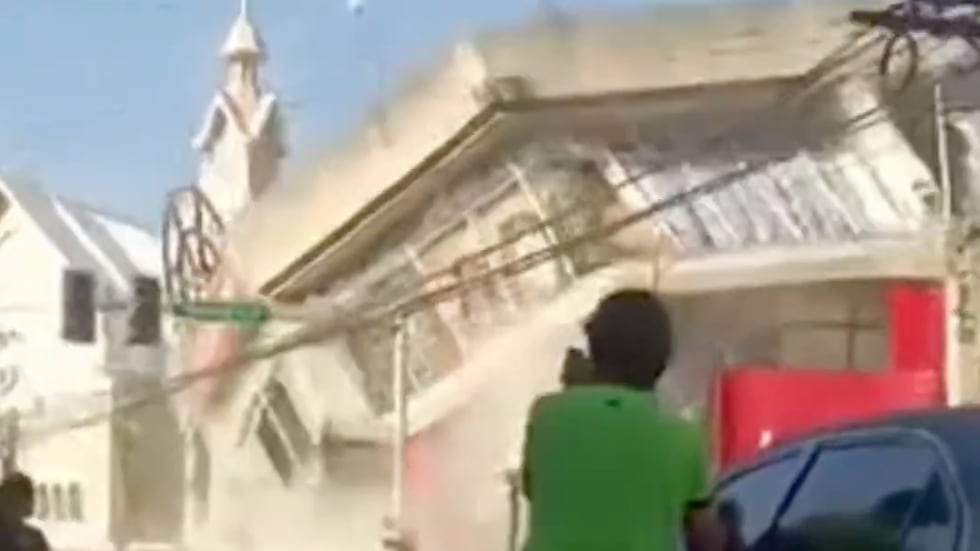 Las impactantes imágenes del terremoto de 7.8 en Filipinas que dejó varias personas fallecidas - Fuente: Video de X