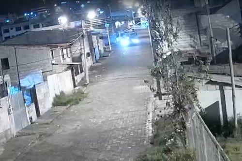 Cámara captó momento en que bus se estrelló contra una vivienda y causó la muerte de Rony García en el sur de Quito