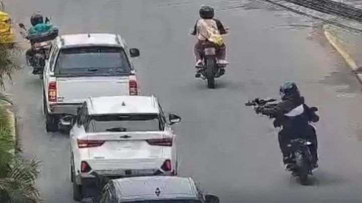 Cámara captó el despiadado sicariato a una familia de Santo Domingo